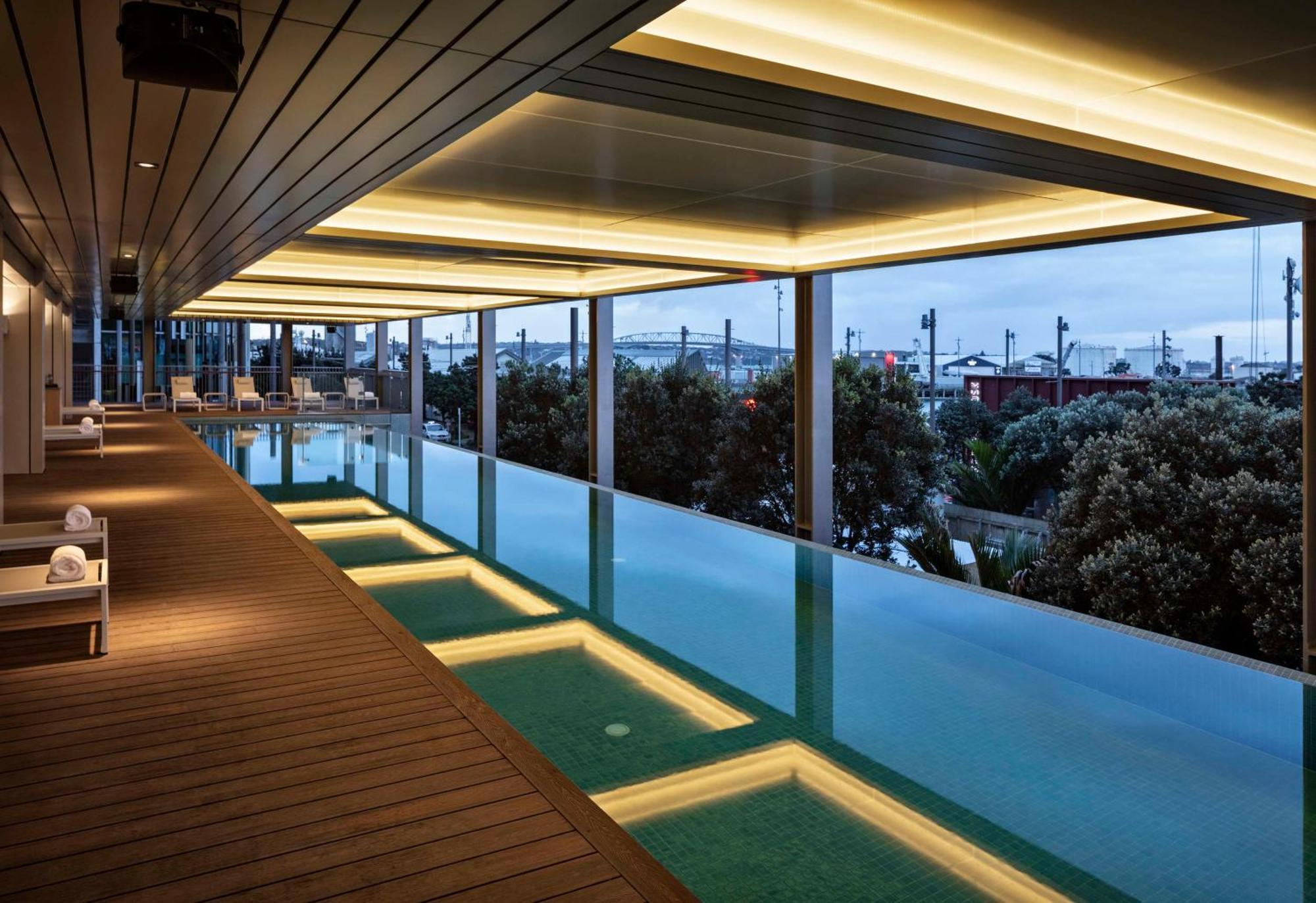 Отель Park Hyatt Окленд Экстерьер фото The pool at the 12th floor