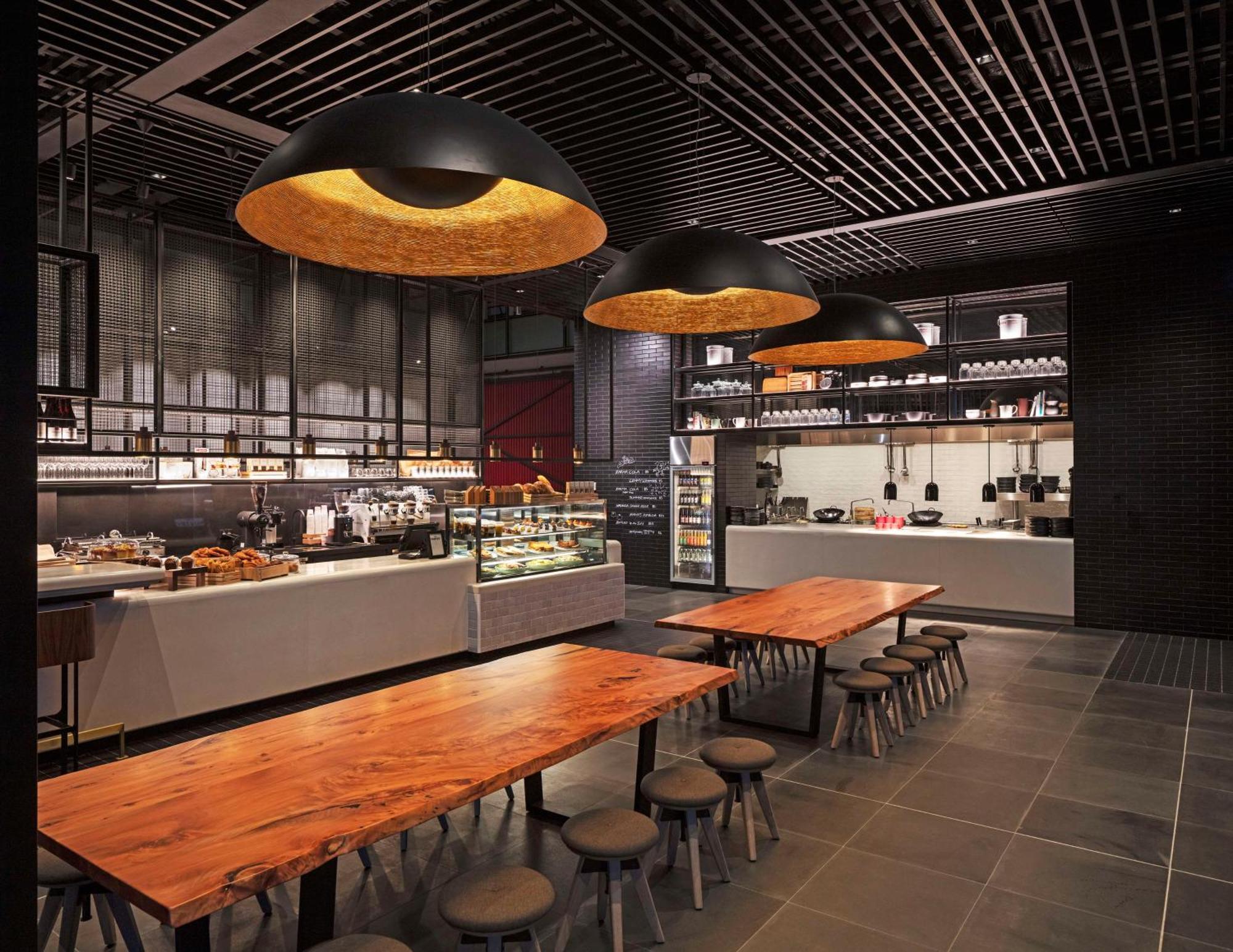 Отель Park Hyatt Окленд Экстерьер фото The interior of a Starbucks Reserve store in Shanghai, China